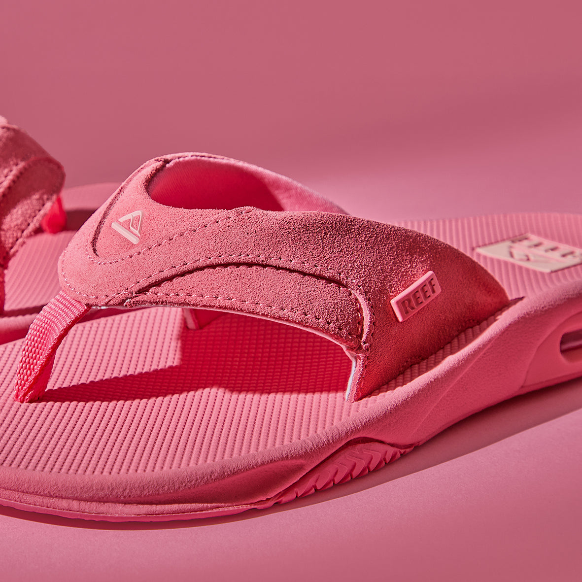 Womens Fanning - Strawberry Suede | WOMENS SANDALS | REEF