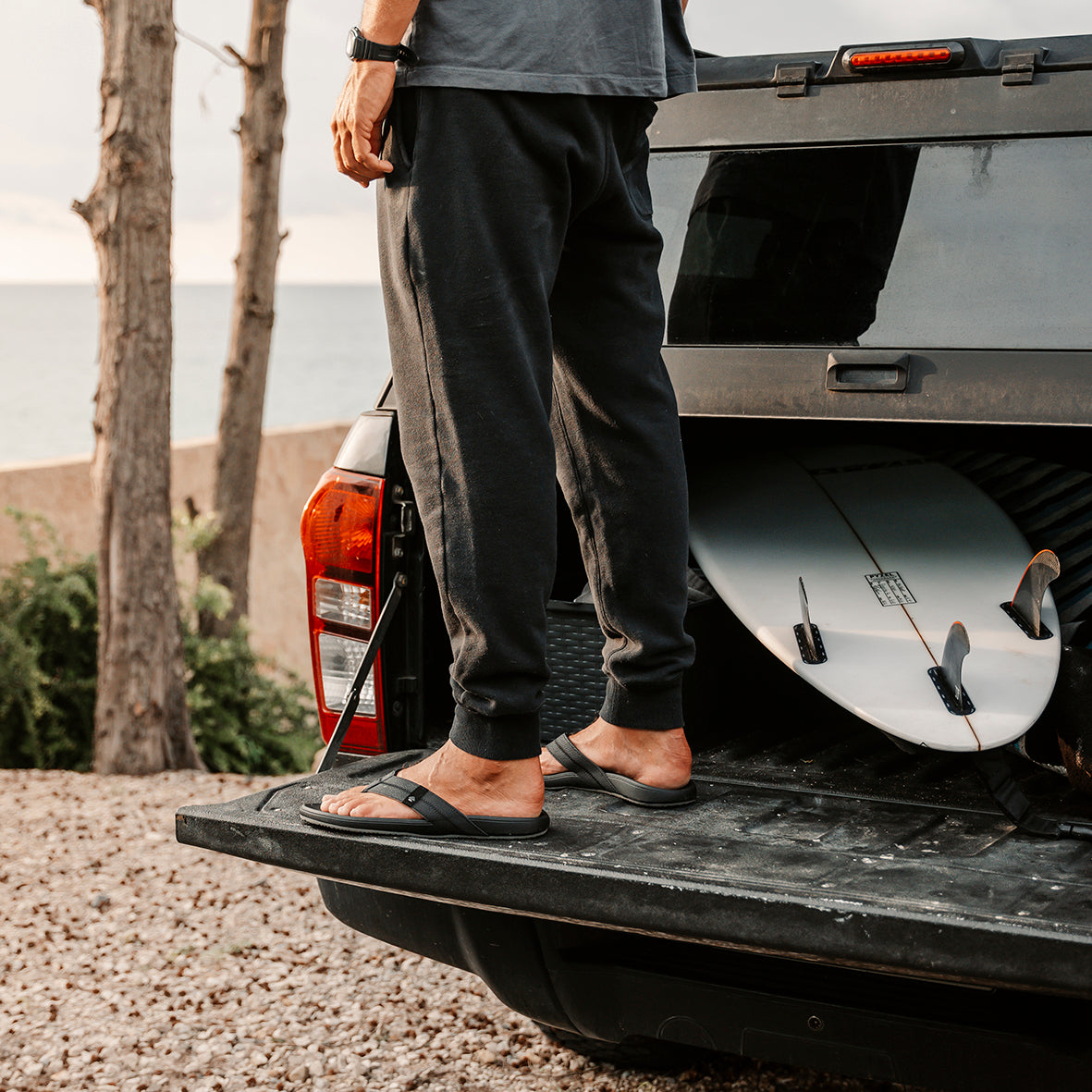 Mens Cushion Phantom 2.0 - Black | MENS SANDALS | REEF