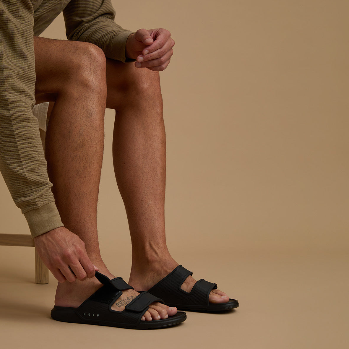 Mens Oasis Adapt - Black | MENS SANDALS | REEF